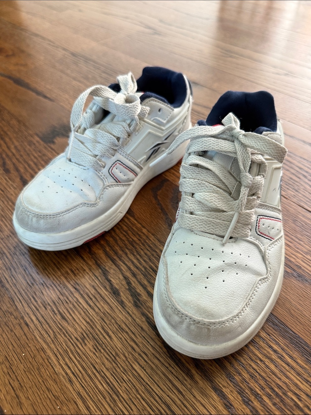 E Reebok Kids 12 White Sneakers with Navy Inner Lining